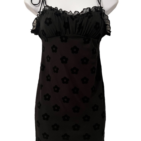 🍒Princess Polly Kaisila Black Daisy Dress - NWT - Size XS🍒 - Picture 4 of 7